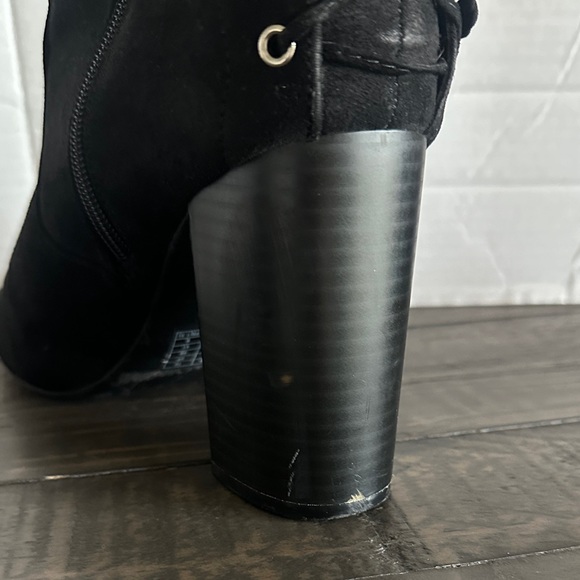 Women’s Size 10 Forever 21 Black Suede Zipper Ankle Boot Heels - Picture 5 of 8